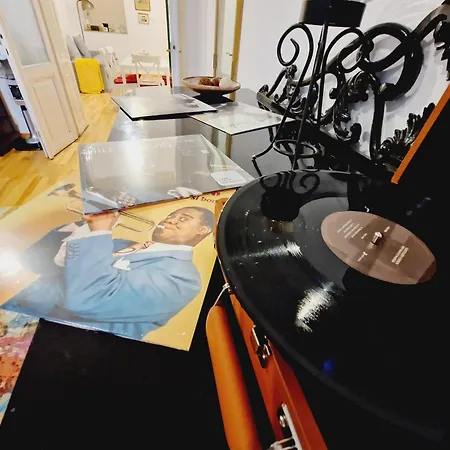 Historic 5 Star In The Main Plaza Κλουζ-Ναπόκα