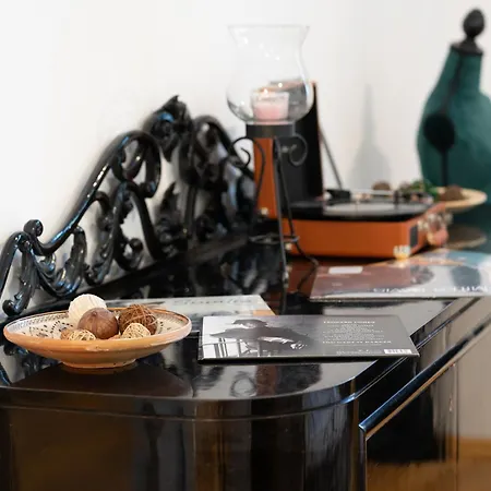 Historic 5 Star In The Main Plaza Κλουζ-Ναπόκα