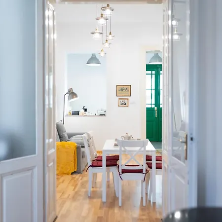 Historic 5 Star In The Main Plaza Κλουζ-Ναπόκα