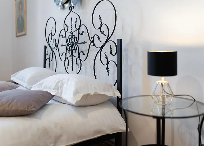 Historic 5 Star In The Main Plaza Apartman *