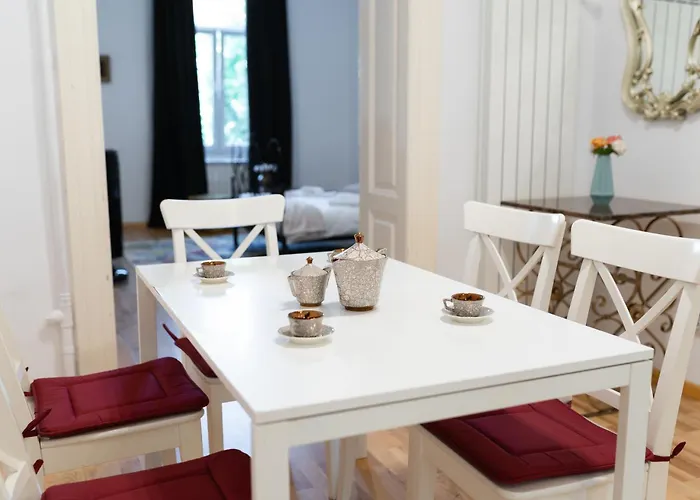 Historic 5 Star In The Main Plaza *