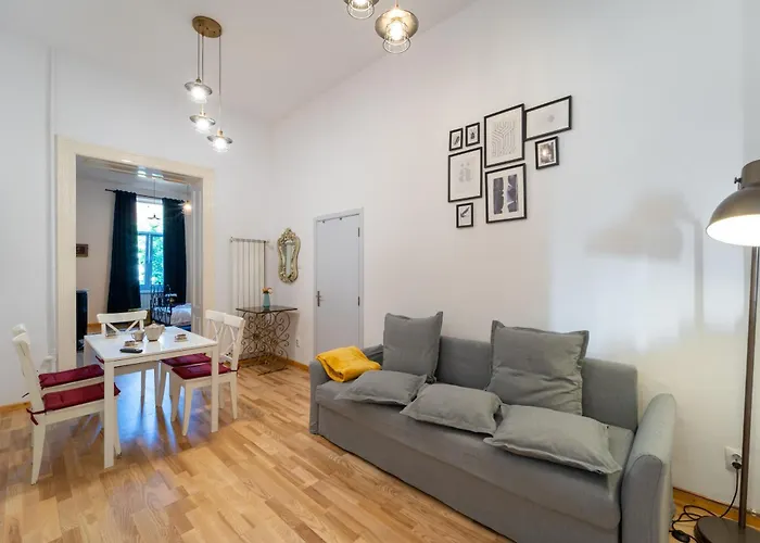 Historic 5 Star In The Main Plaza Apartman